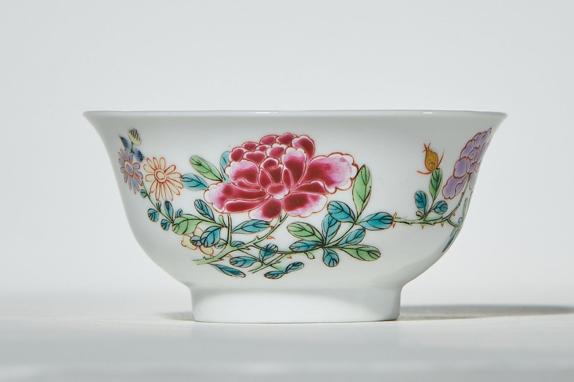 古董艺术品# 清雍正·粉彩花蝶纹杯,碗心缩釉,口径9.