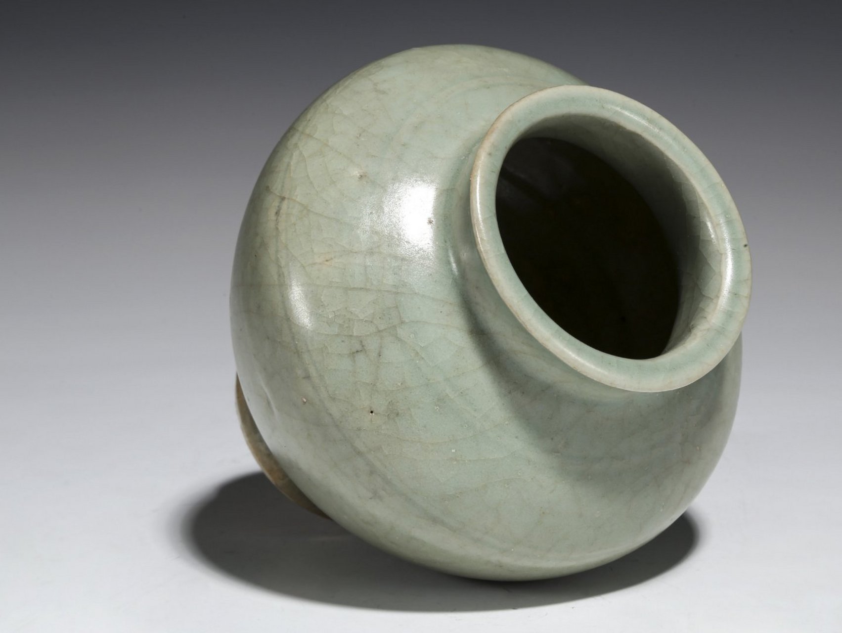 古董艺术品# #瓷器鉴赏# 此件明早龙泉青釉小罐,口径6.1cm,高10.