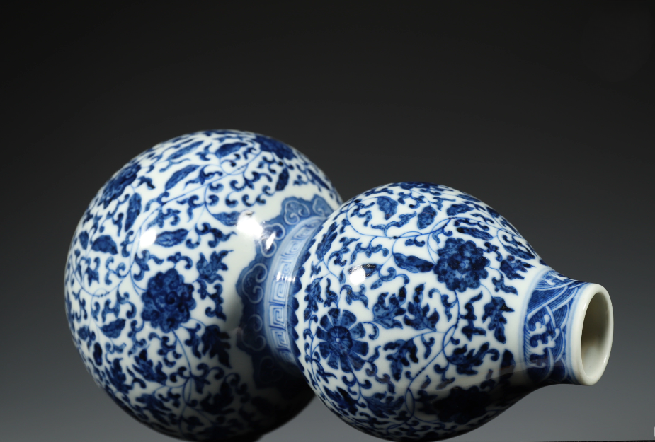 瓷器鉴赏# 藏友你好,依据你所提供的图片来看,此常丰轩珍玩器款花卉