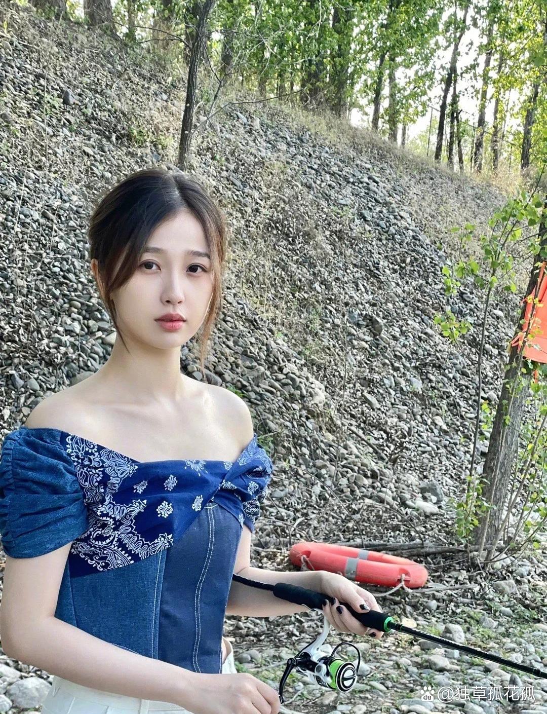 虞书欣素颜好好看啊!