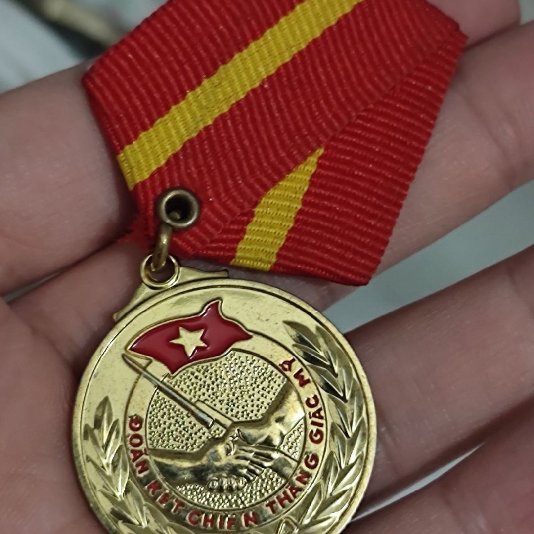 抗美援越时期越南颁发给中国支援专家的奖章,虽然最后有了矛盾,但是