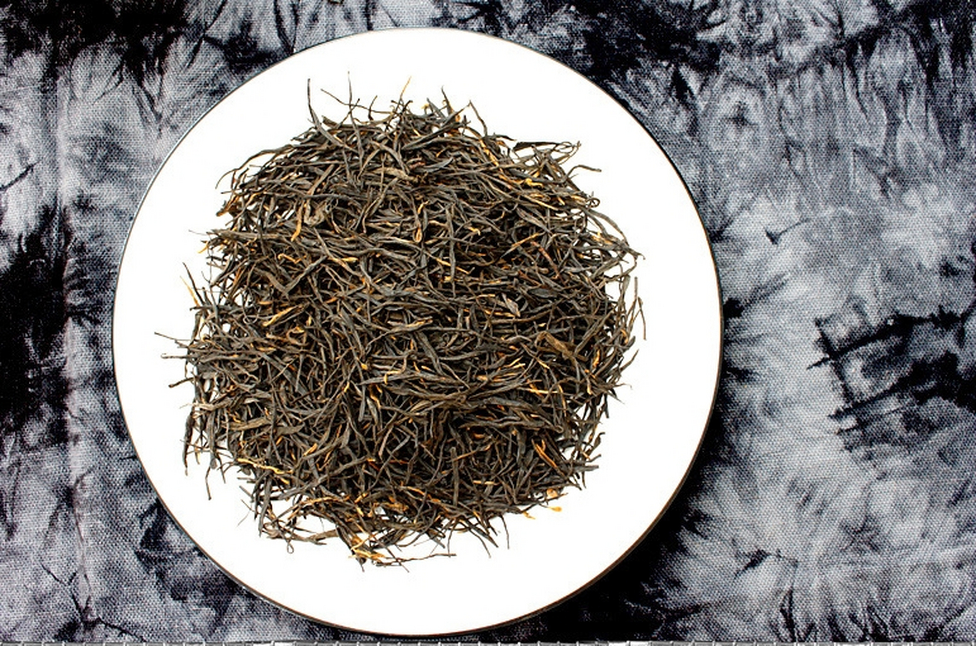 中国红高端红茶 中国红  滇红茶的高端茶品,香气高,甜,没有苦涩味