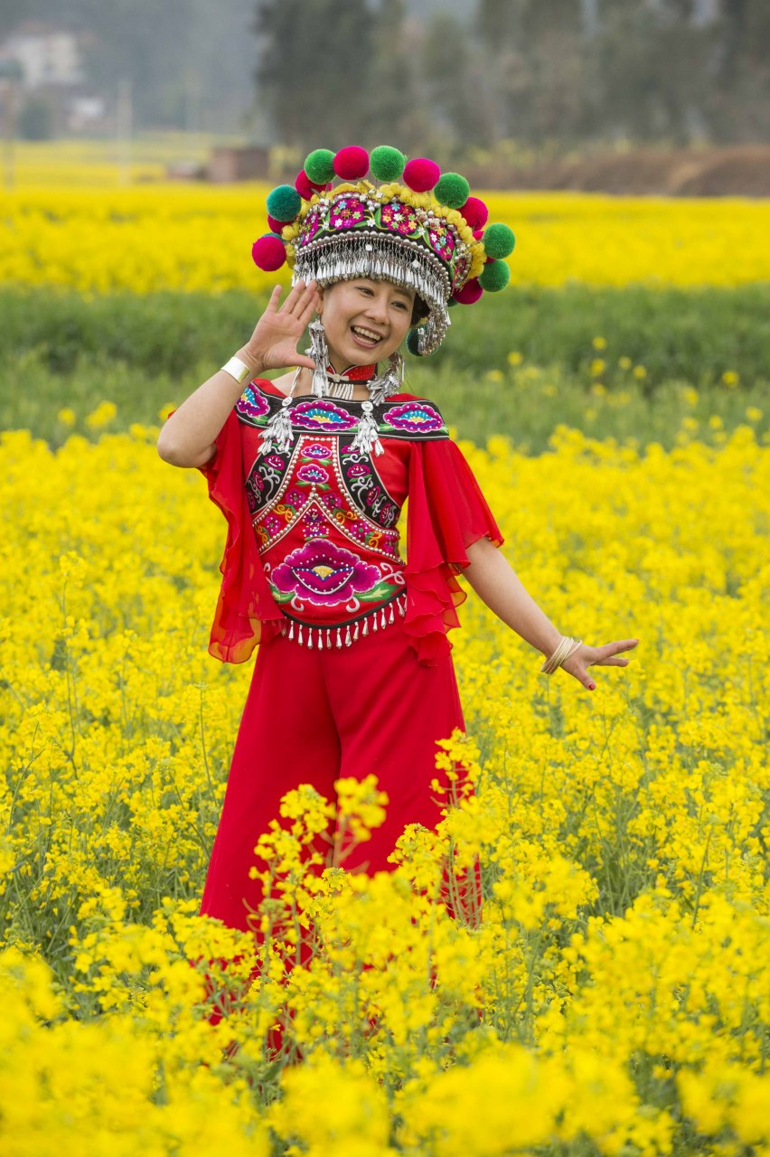 云南彝族歌手周丽珍 曾登上2015年羊年春节联欢晚会