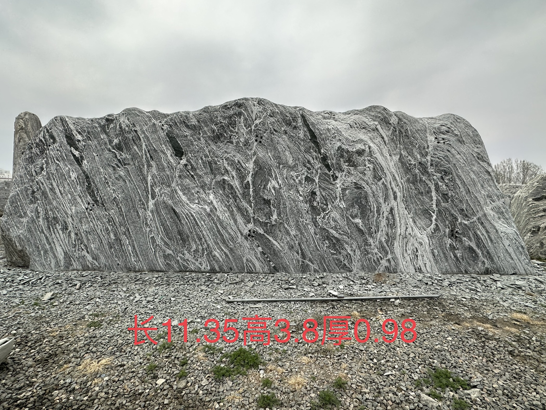山东文阳石业,作为大型雪浪石门牌石的专业制作领军者,凭借其精湛的