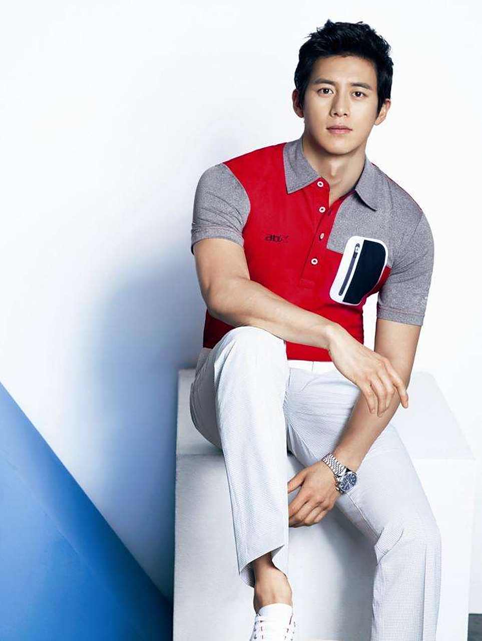 高修,年轻时还是很帅的.