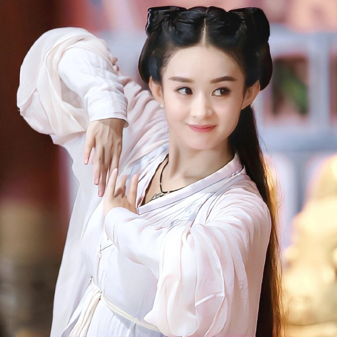 赵丽颖发文支持电影版花千骨!