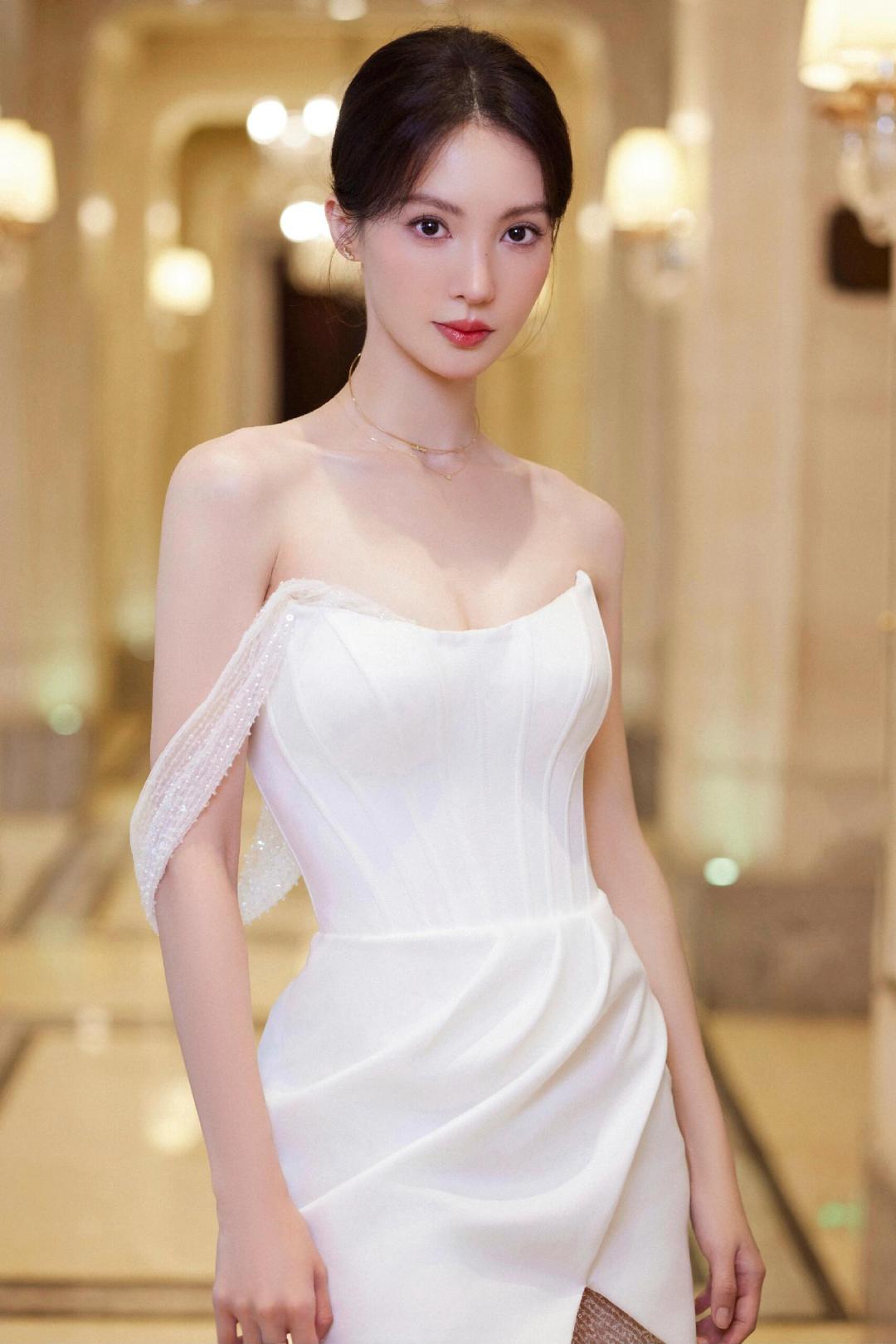 金晨近照! 气质十足,很有魅力,姐姐很高级的一组照片#娱乐新视角