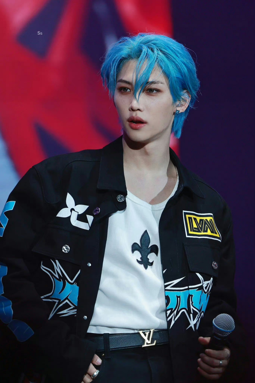 好美的蓝色妖姬,真的不可不看李龙馥的蓝发饭拍…… 676767