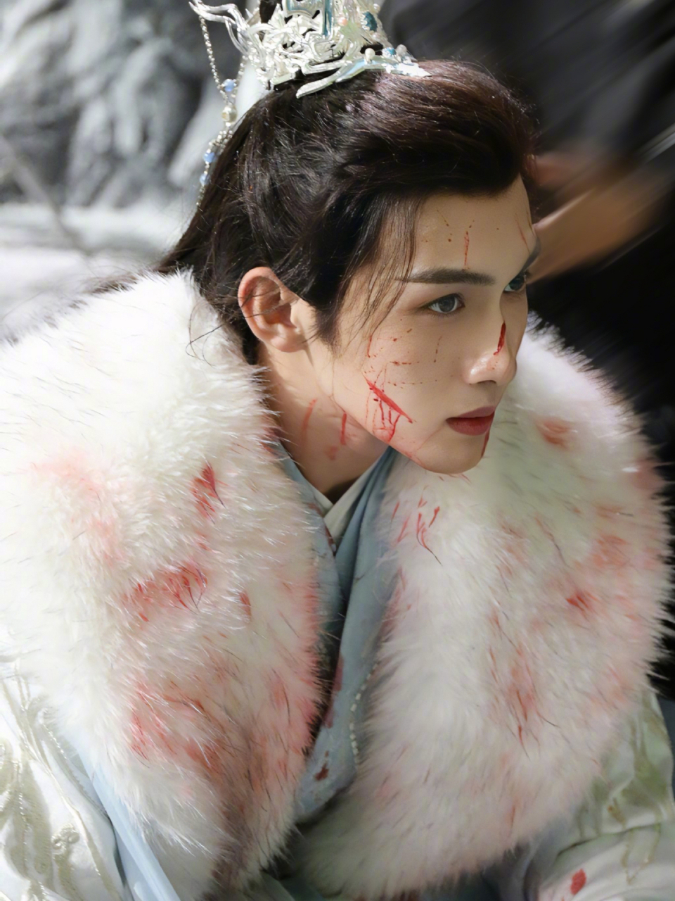 张彬彬发文感谢:很开心在拍摄的第119天顺利杀青,正好和我生日的数字