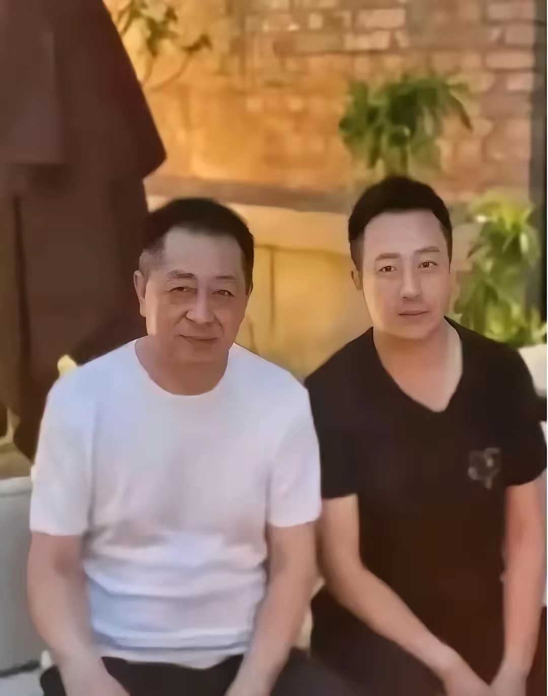 当年张兰怀胎在身找上门来,汪则翰却硬是拖到孩