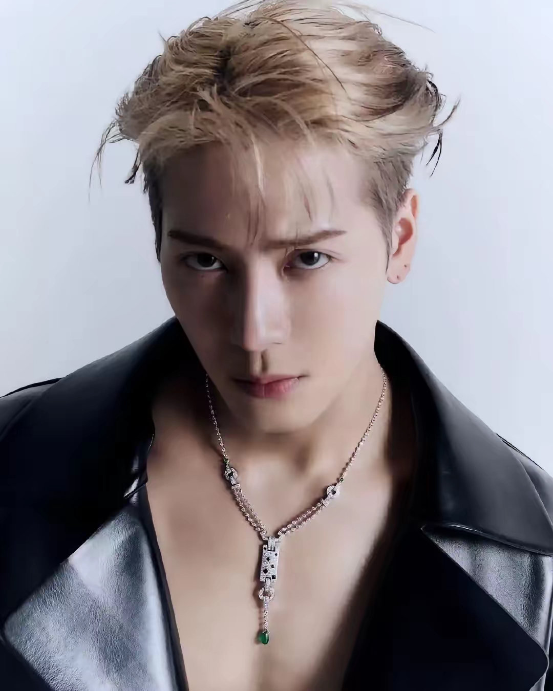 王嘉尔最近的身体状况,给所有人敲了一记警钟: