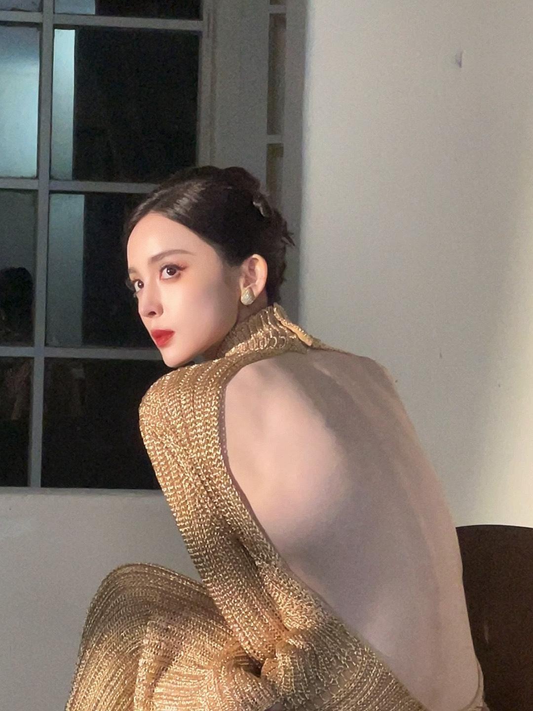 古力娜扎的侧颜杀,谁看了不说一句绝美!