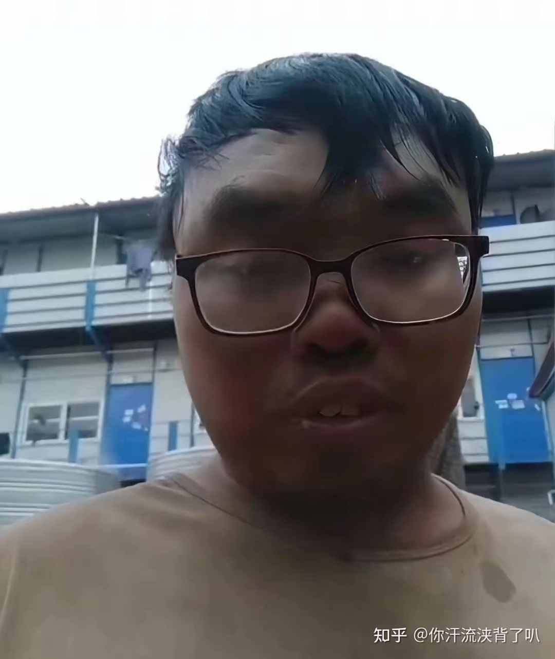 原因是要么嫌弃我发小矮,要么就嫌弃他又黑还丑