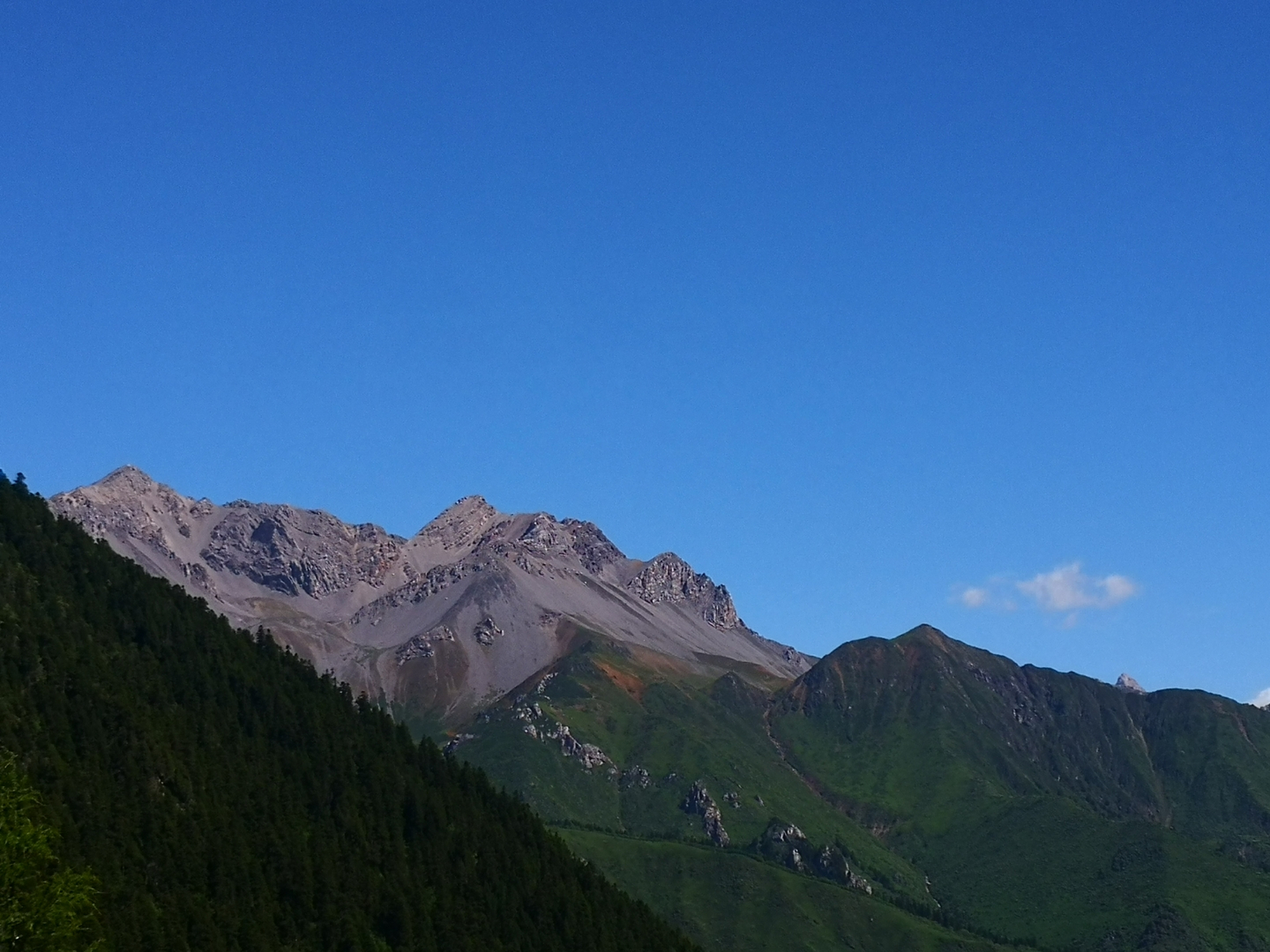 黄龙雪山,灵动之美