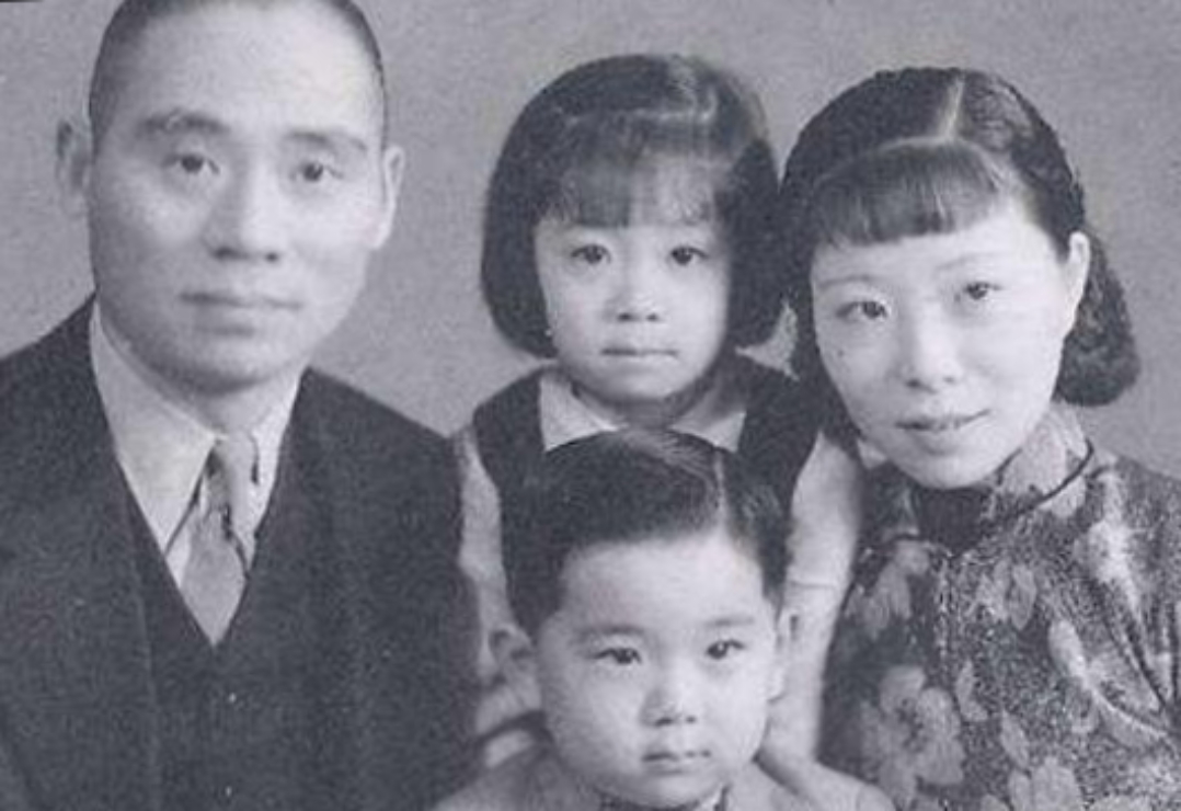 1938年,顾祝同瞒着妻子许文蓉在外养小妾,并把小妾肚子搞大,许文蓉
