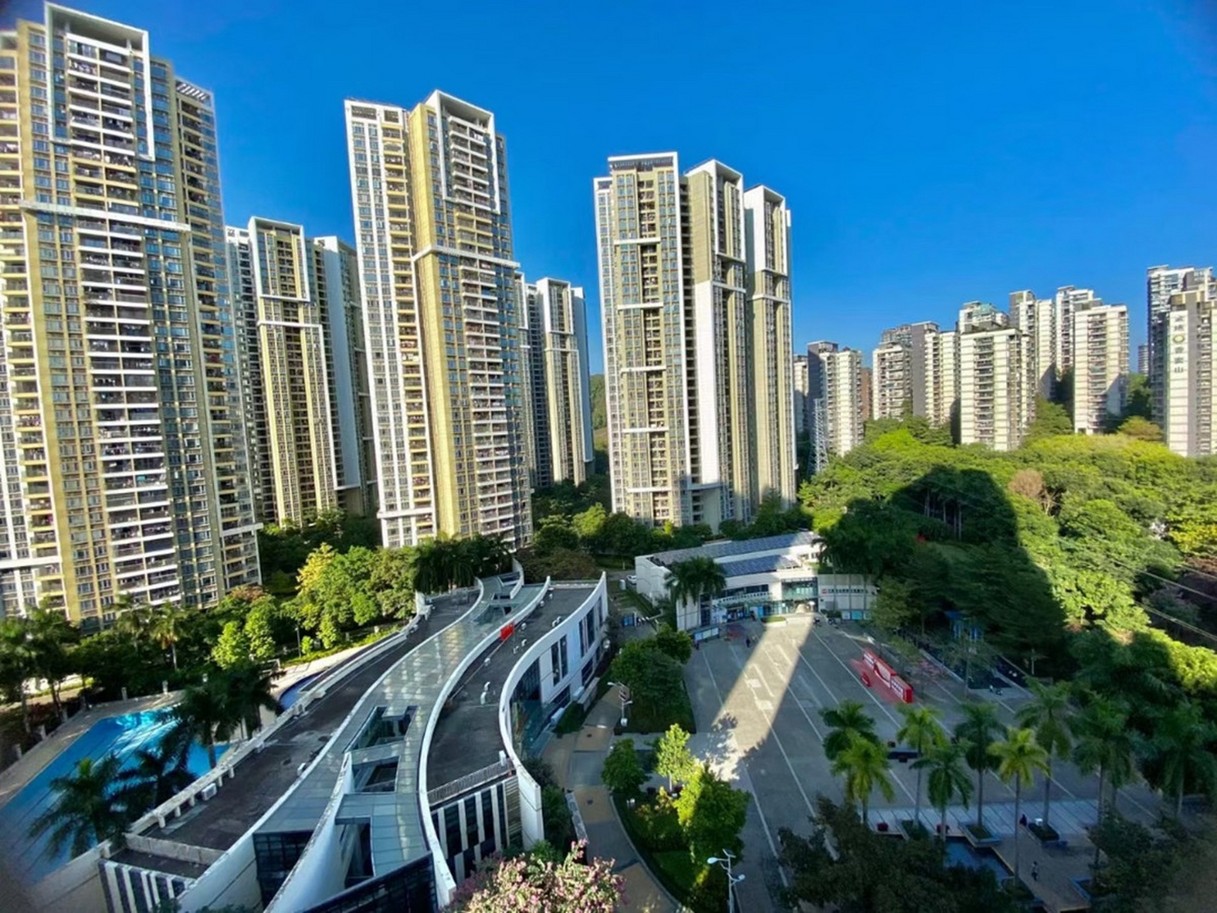 侨香村小区简介 侨香村位于深圳市安托山东区的25-01号用地,总用地