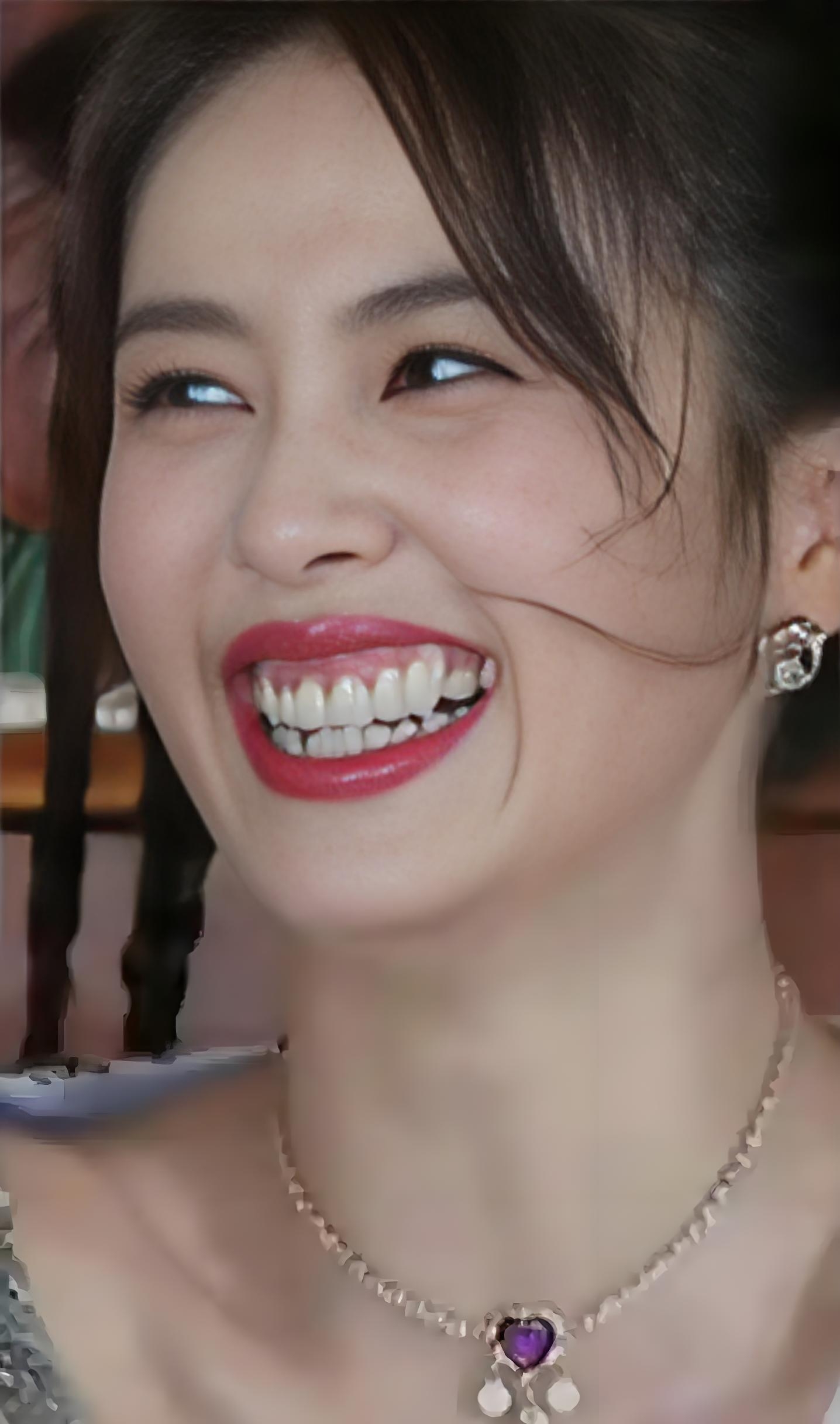 白鹿搞怪表情包曝光,粉丝直呼可爱又好笑