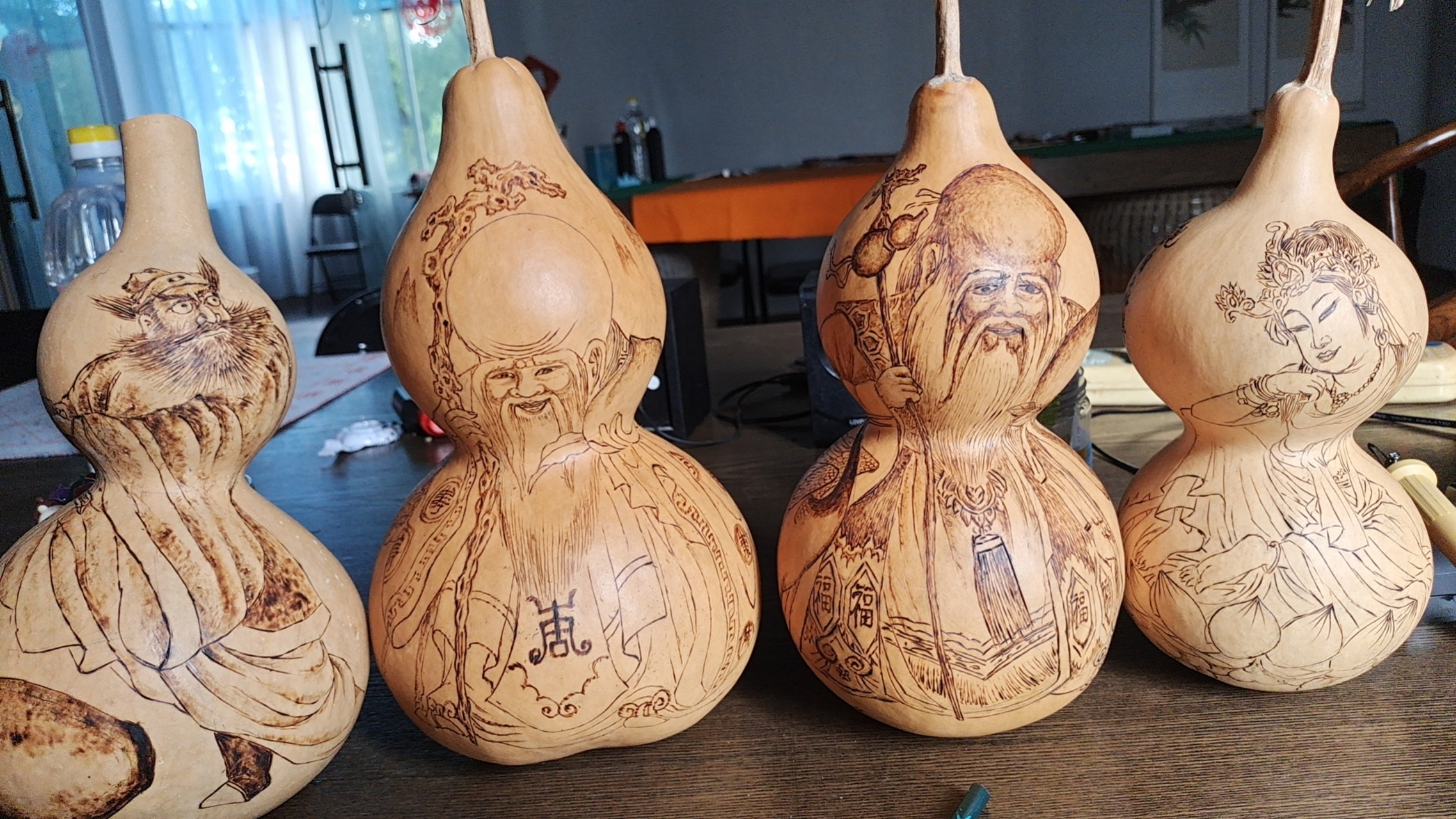 葫芦烙画,福禄寿喜图,烙画是一门传统工艺,老百姓喜闻乐见的一种绘画