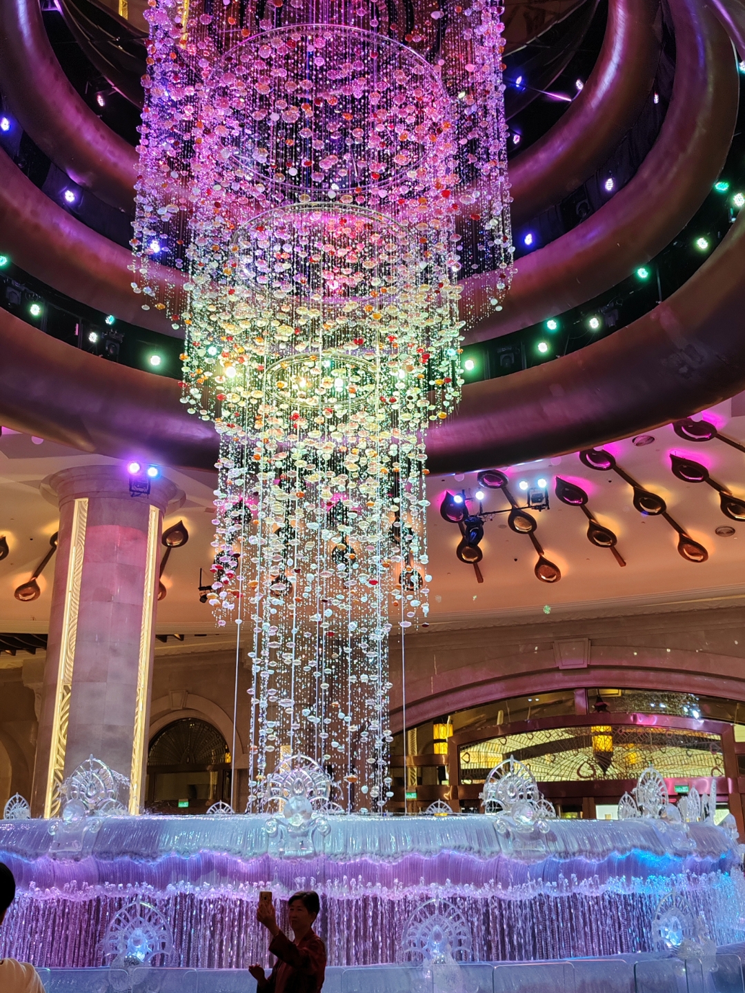 在澳门,你可以不用花一分钱就可以尽情地品尝咖啡,奶茶,果汁,牛奶等