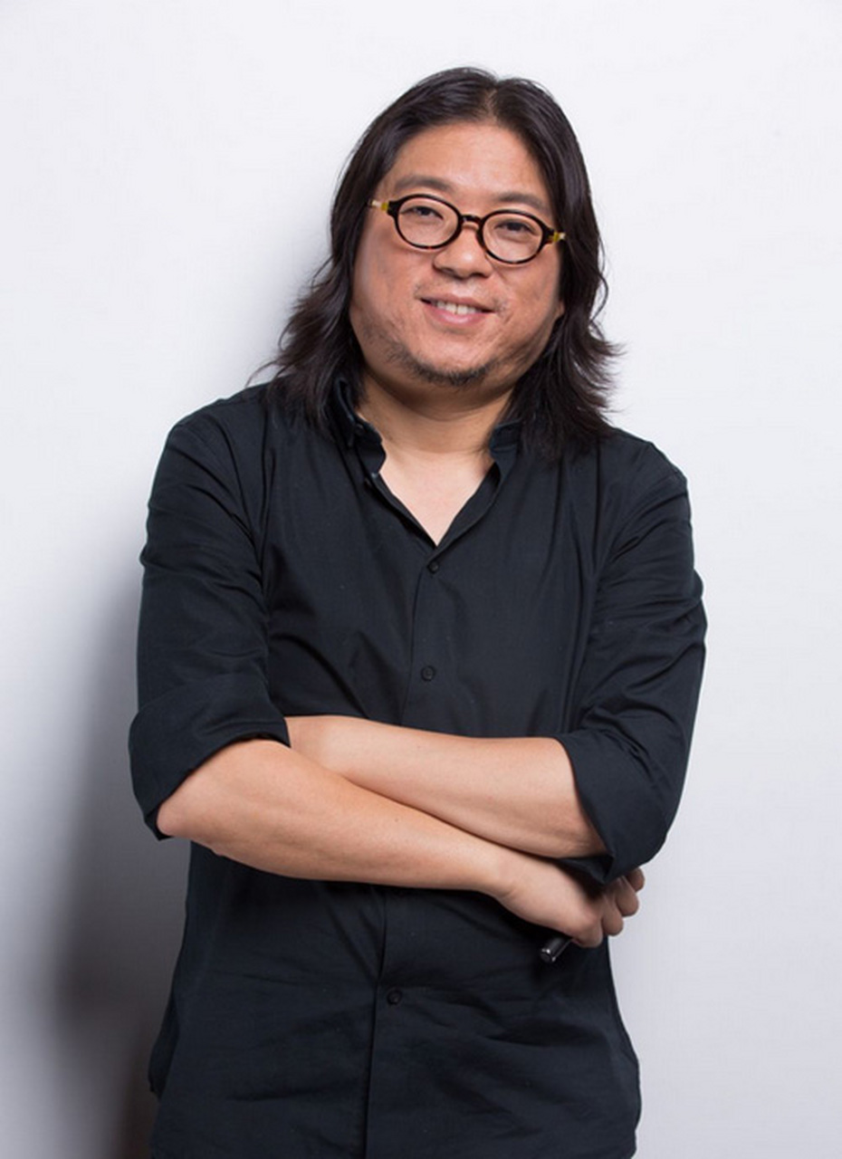 许久没有露面的高晓松最近忽然晒出自拍照,53岁的他竟然大变样,瘦到认