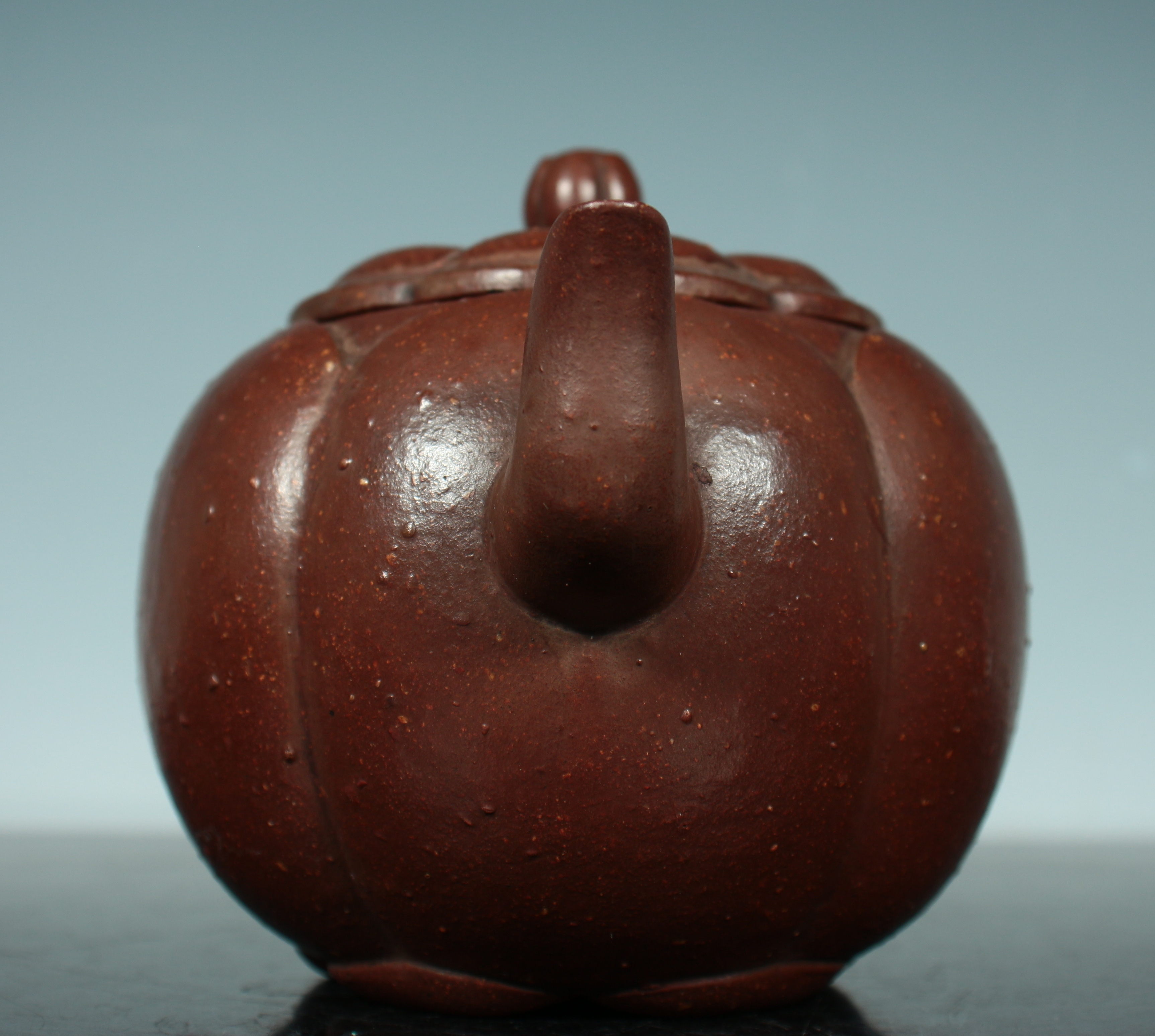 我收藏的大彬梅花紫砂壶,供友欣赏!