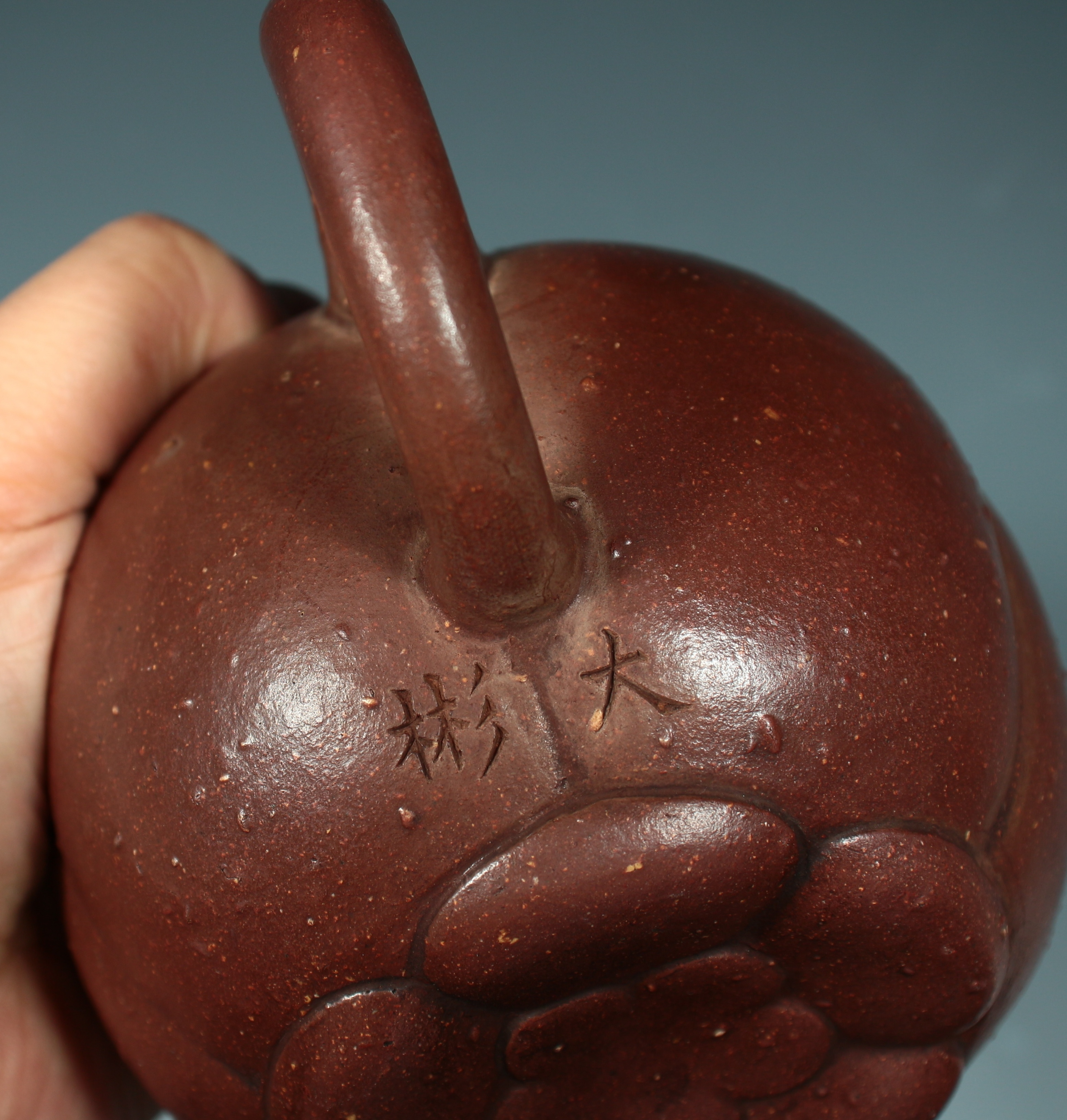 我收藏的大彬梅花紫砂壶,供友欣赏!