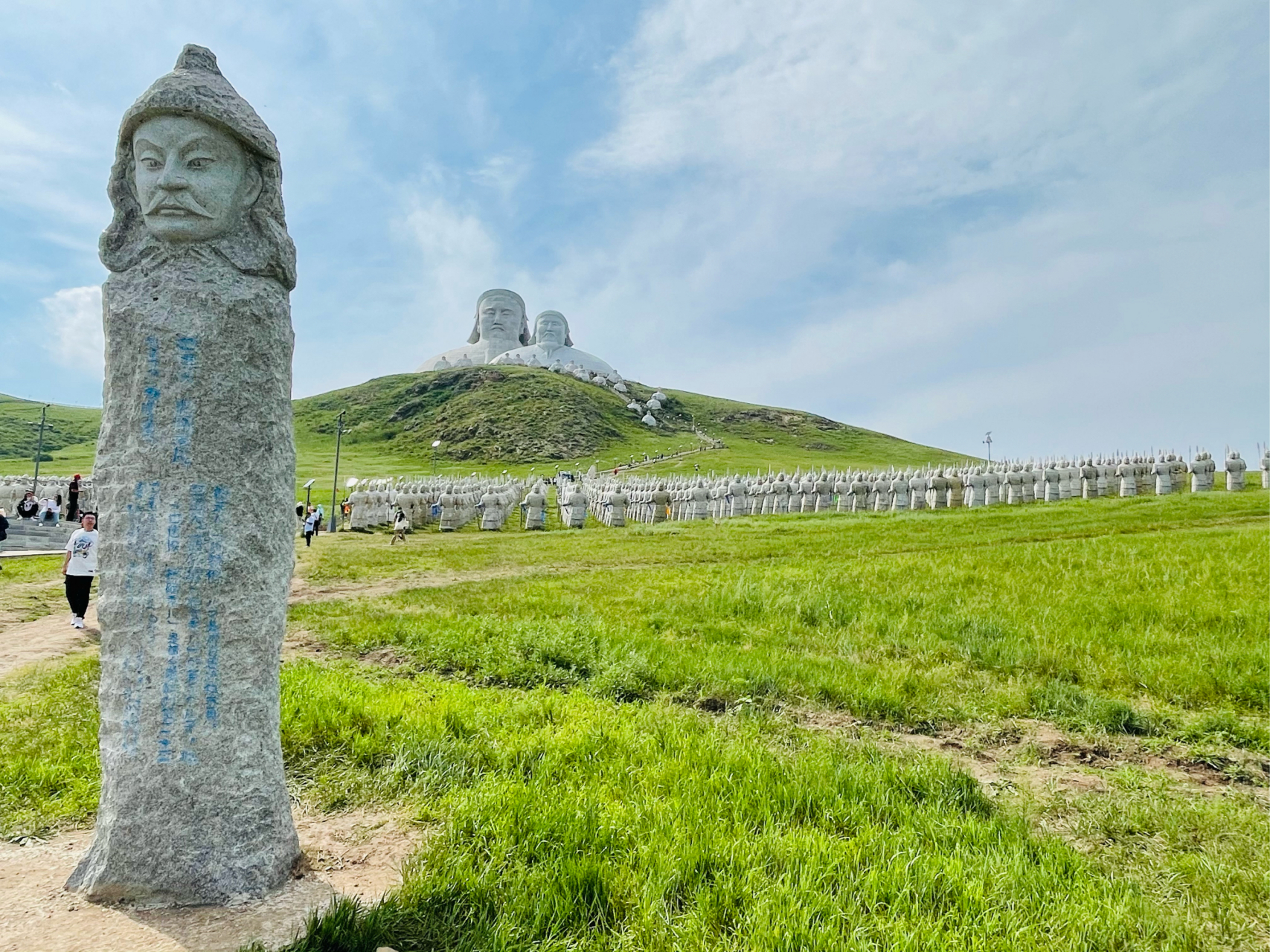 在内蒙古霍林郭勒市,有一座令人叹为观止的旅游景区——可汗山.