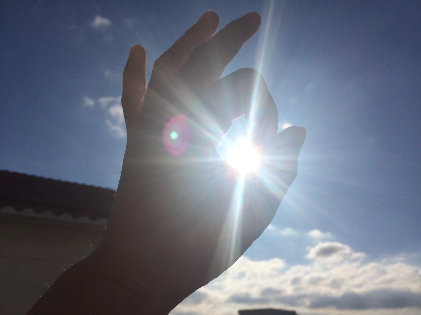 "99太阳的拥抱,我选择与之ok手势合影7715,奇妙的体验分享给