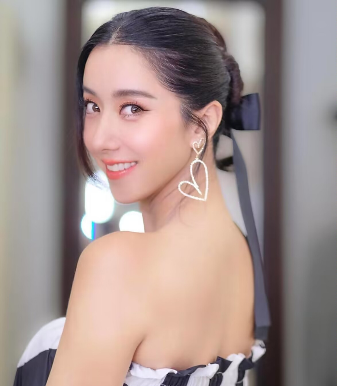 泰国女星ice一胎产女据泰媒消息,1月11日上午,她通过社交平台发文宣布