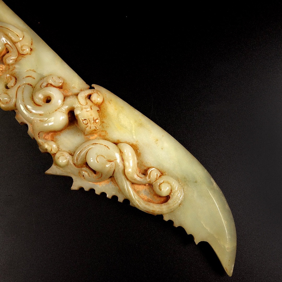 珍藏和田玉战汉造型玉刀摆件,寓意好镇宅辟邪招财转运,沁色入骨,玉质
