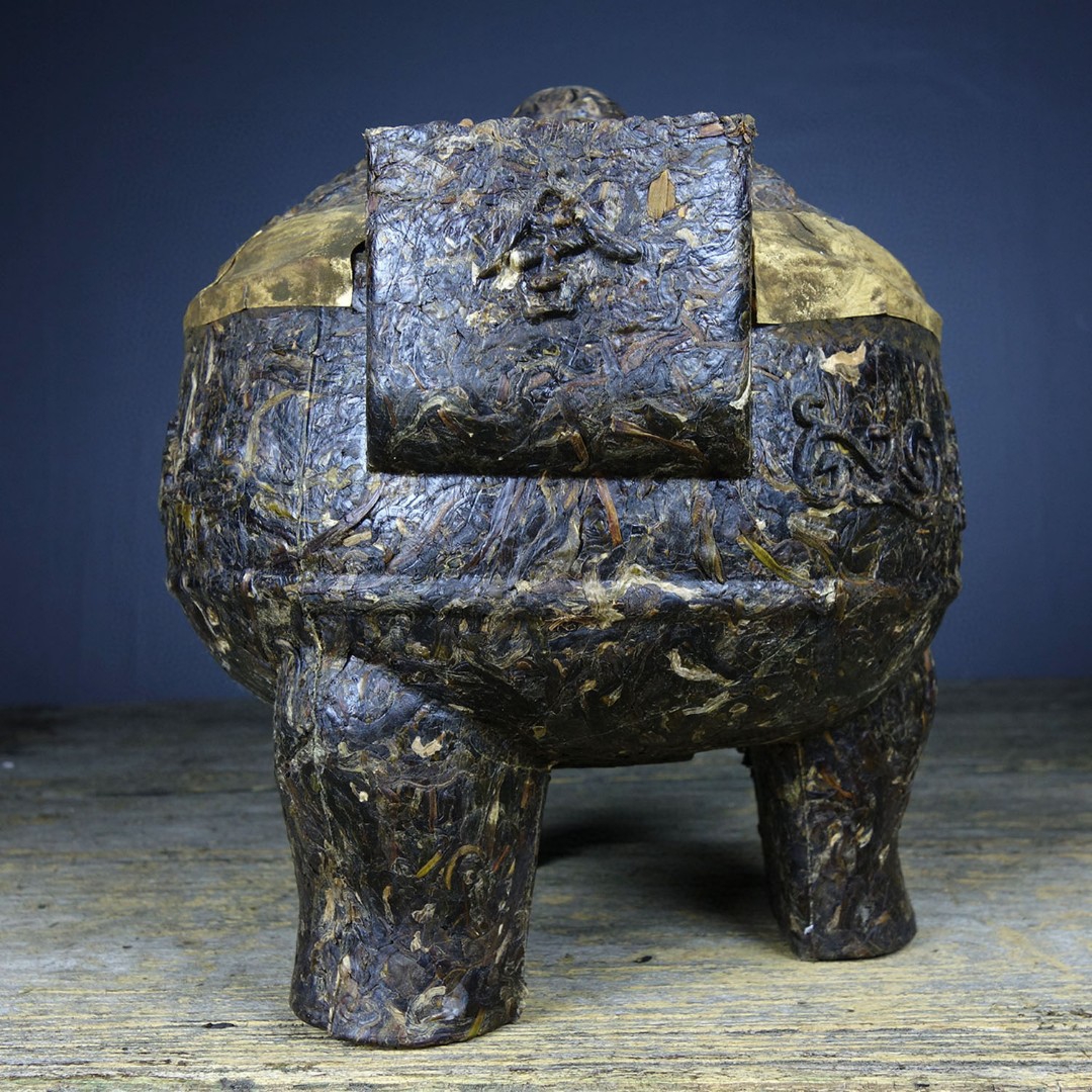 旧藏普洱茶制鼎一言九鼎 尺寸:长18cm宽16cm高15cm 重量:1530g