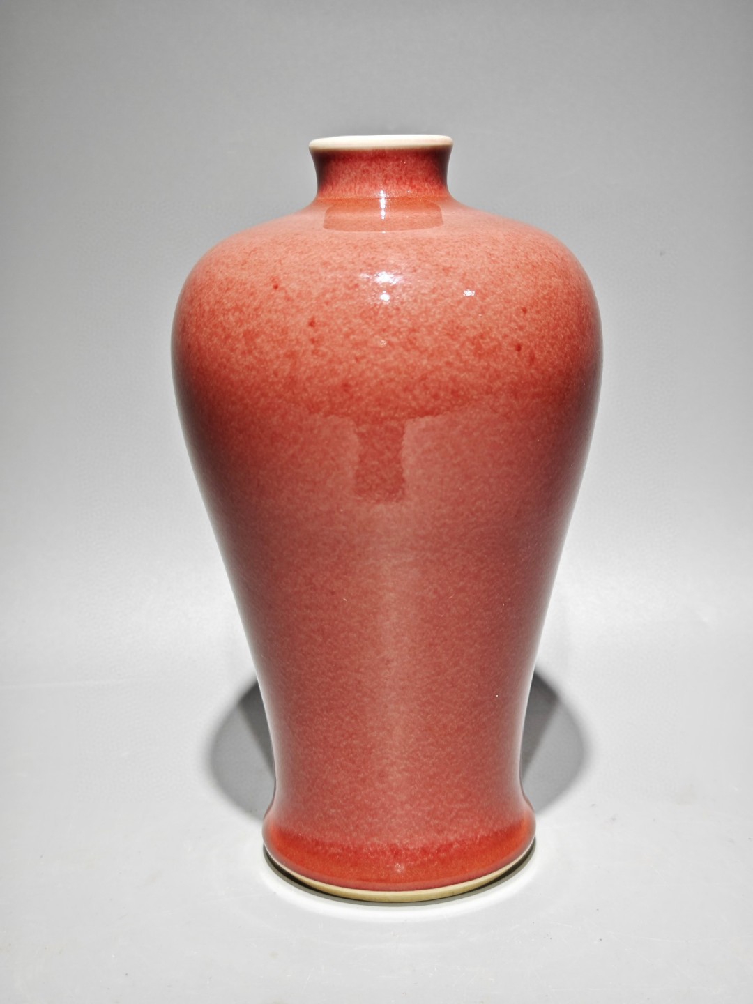 康熙时期极品豇豆红梅瓶,高:9.3 cm,肚直径:11.8cm