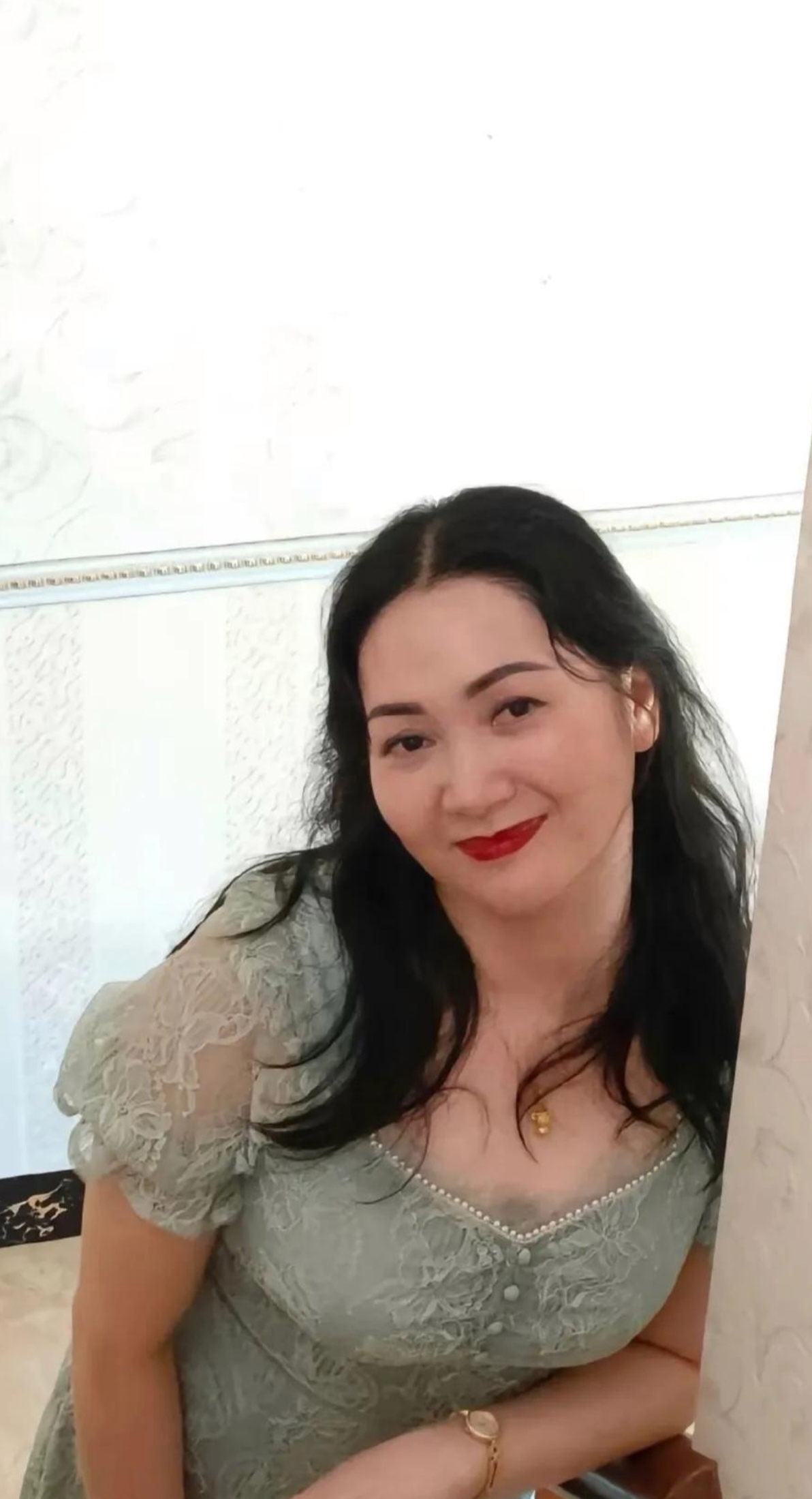 70后的成熟少妇,果然风韵犹存#美女# #性感好身材# #性感美女