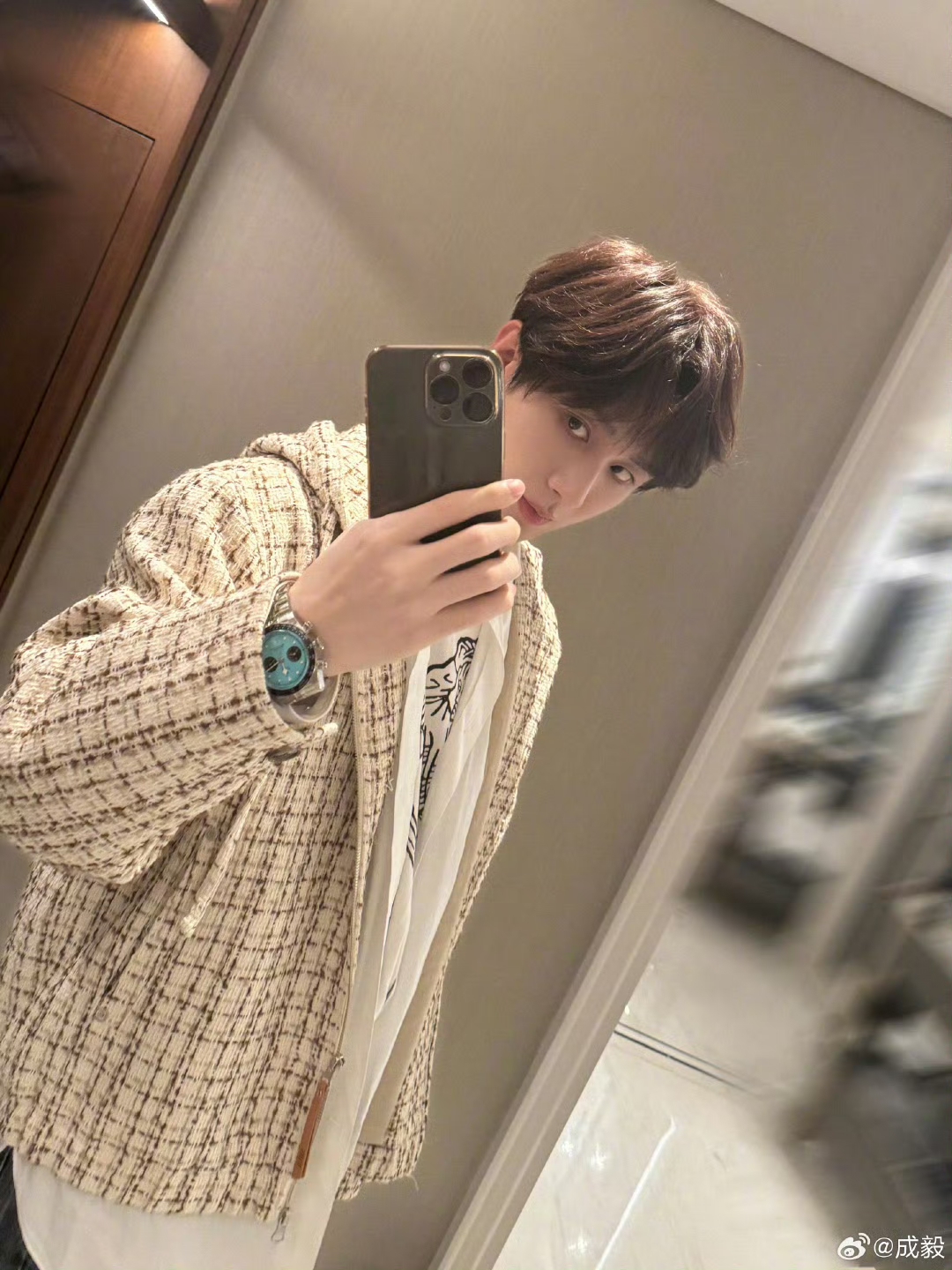成毅的自拍很好看呀!