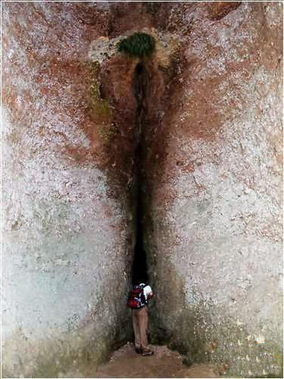 玄牝之门,是谓天地根.绵绵若存,用之不勤