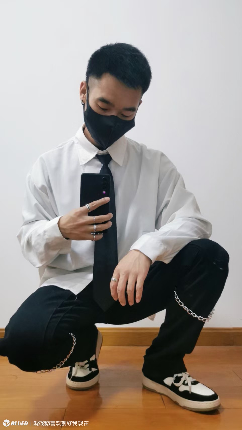 当朋友一起出去走走看看电视剧里还有多少钱$_$