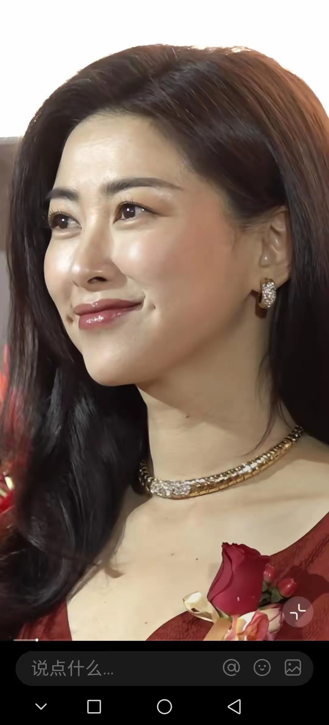 朱珠美照惊艳全网 朱珠一组美照最近在网上爆火,这颜值,真是抗打!
