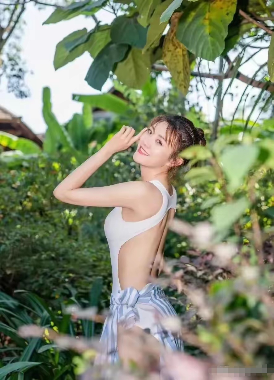 演活《特种兵》系列的"霸王花"牟星,私下身材堪称人间顶配 !