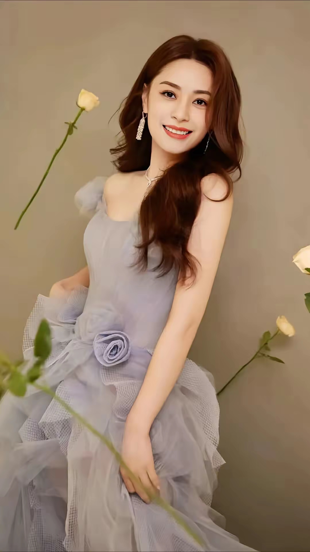 阿娇美照爆火 近期钟欣潼一组美照在网上爆火