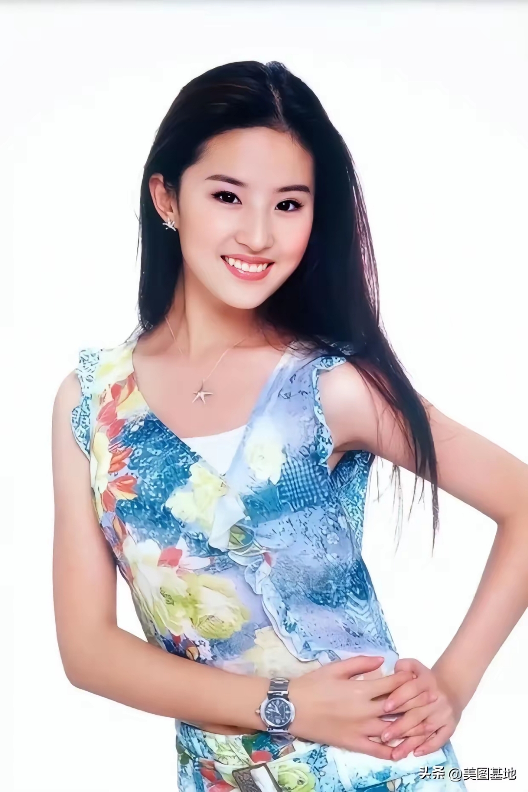 刘亦菲旧照带火"巅峰作"讨论,互联网上又掀起刘亦菲热乎劲儿,这张多年