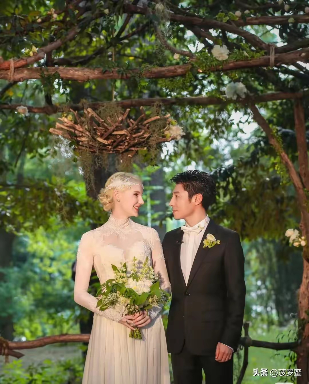 撒贝宁外国老婆又火出圈 撒贝宁老婆李白,那身材脸蛋,简直是模特级别