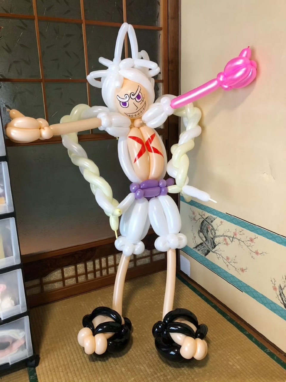 路飞的声优田中真弓老师晒出的路飞无档气球作品 田中老师不仅专业