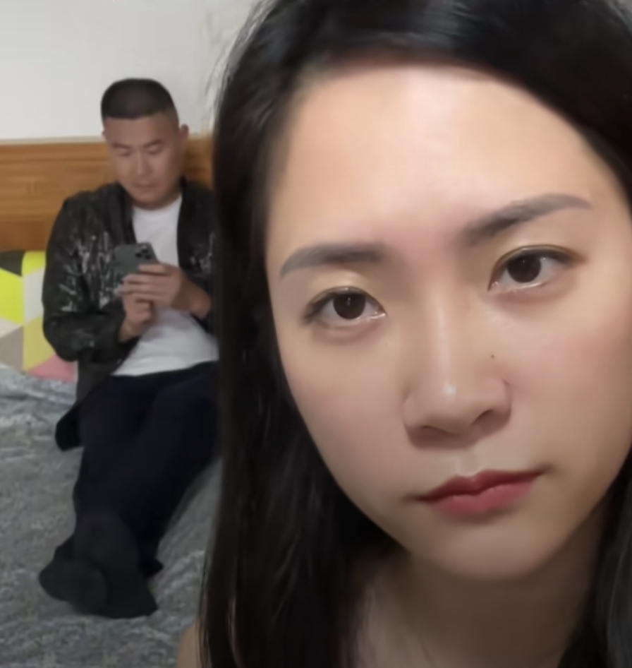 离婚两年多了,前夫第一次主动打电话过来,说儿子人生中第一次高考
