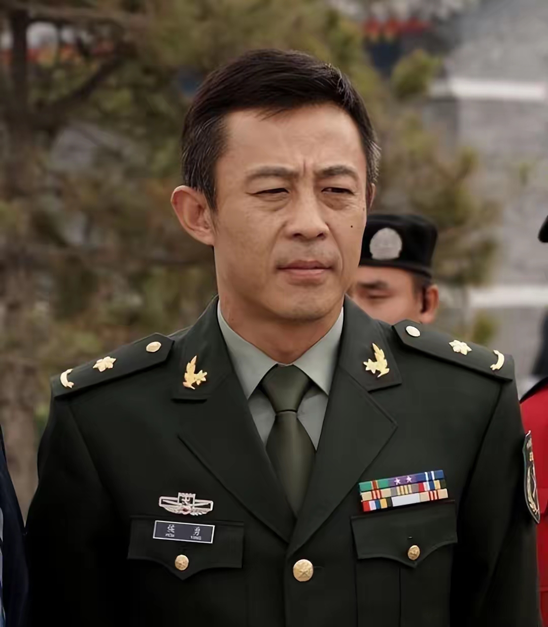 表面是演员,实际军衔却高到吓人,这4位明星个个深藏不露 沙溢:少校