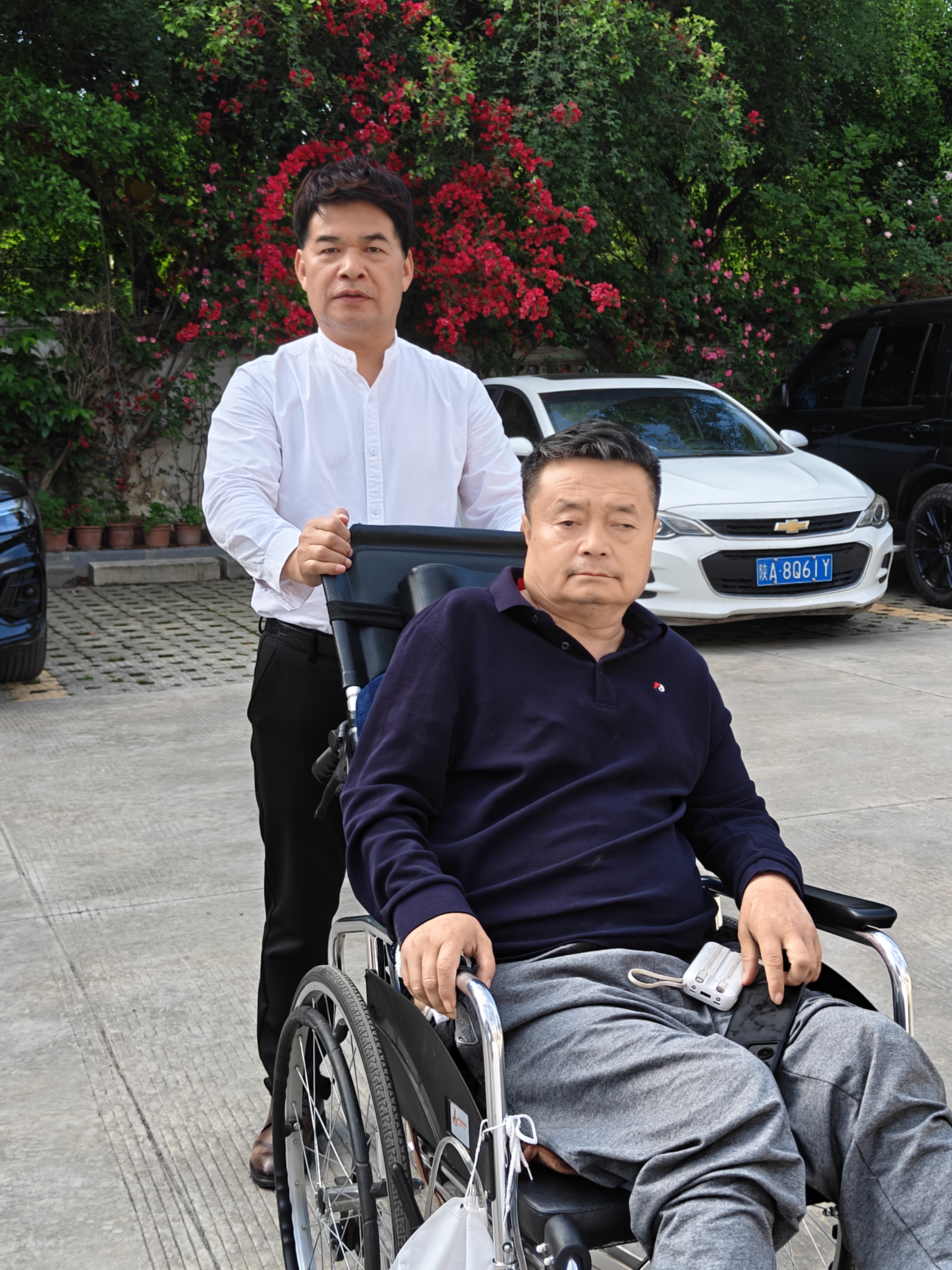 杜总,我们也是有三年,没有见面啦!