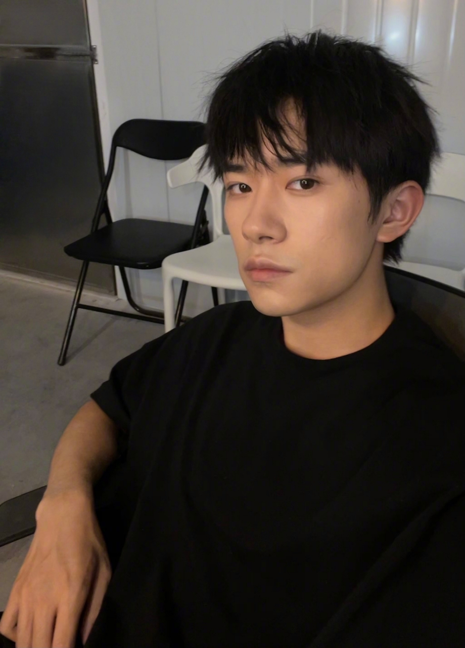 盛夏星光# "我不想迅速地变成那种投入社会之后很无聊的,被社会催熟