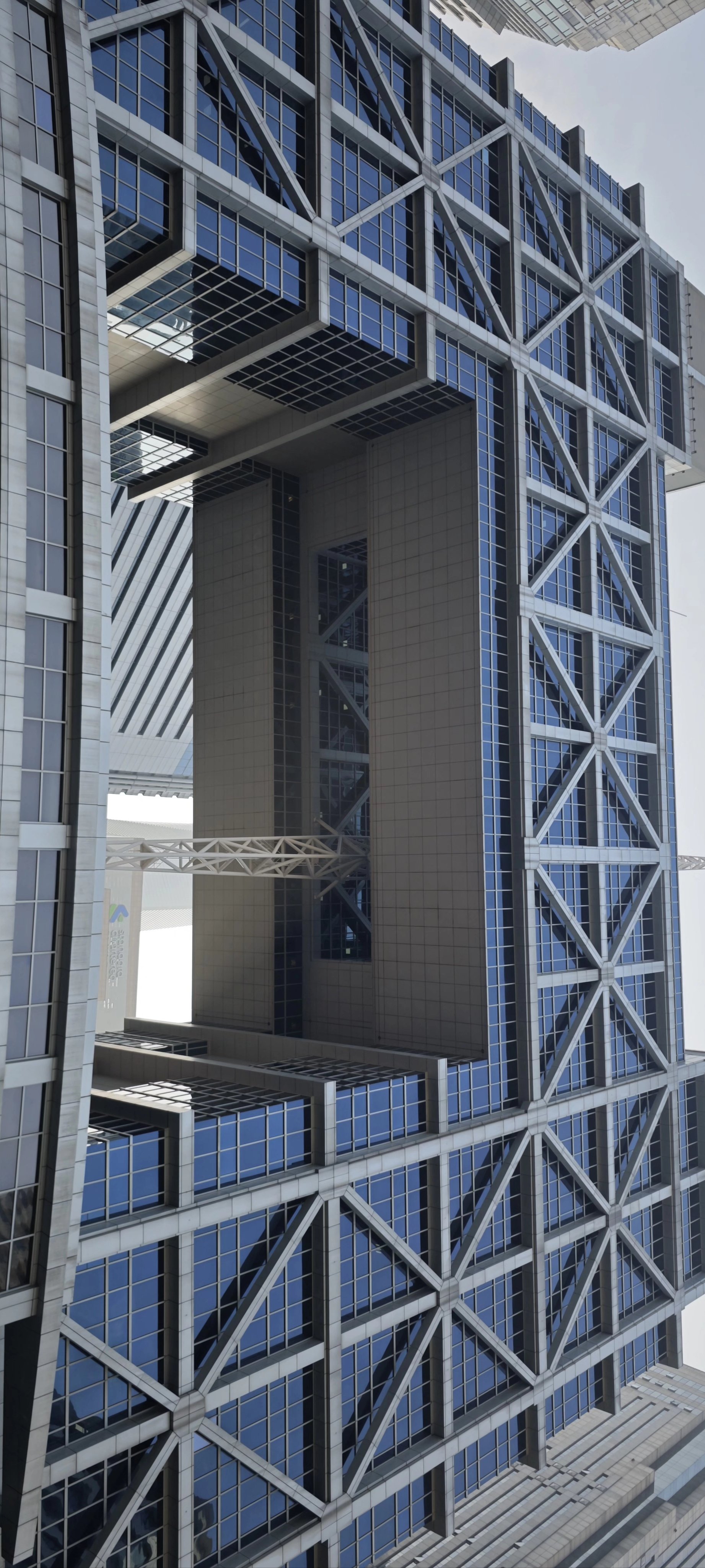 别像个怨妇一样到处挑刺