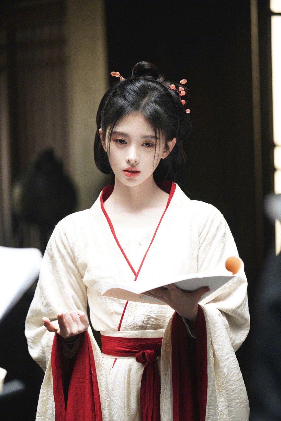 今天小魏枝非常忙哦~#鞠婧祎# #一生只爱鞠婧祎# #爱鞠婧祎的蜜橘们