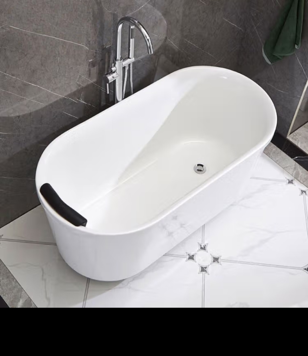 家里现在用着一个木质浴盆,已经用了好多年,它结实耐用又保温,不怕