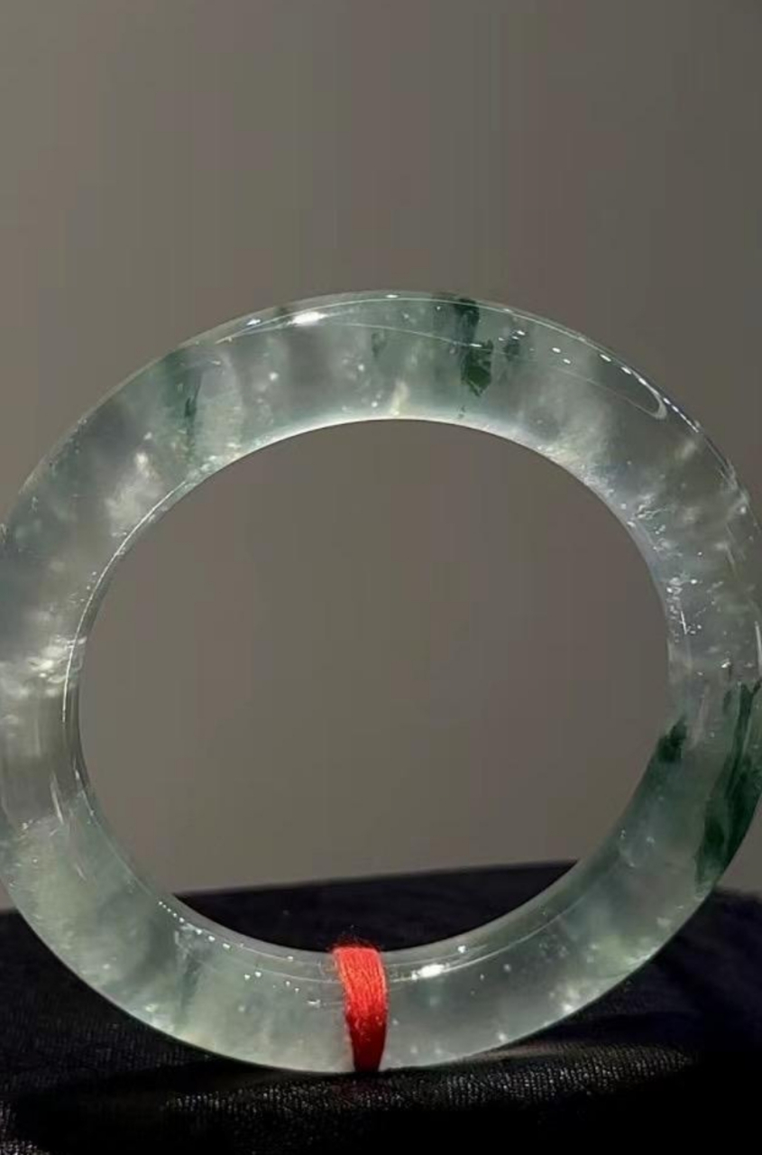 玻璃种飘花手镯,自然光实拍,真的太漂亮了